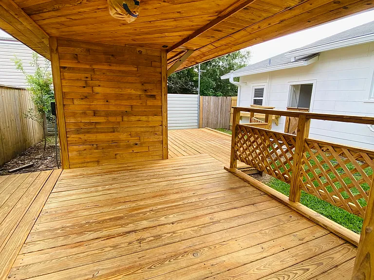 206 Mary St — Photo 12