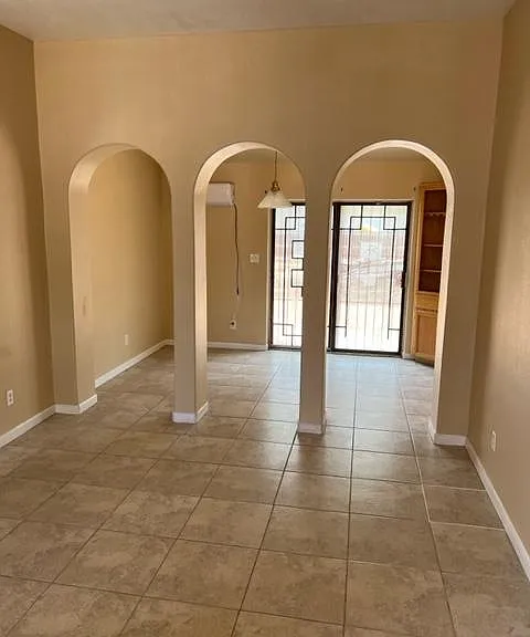 404 Habanero Dr — Photo 2