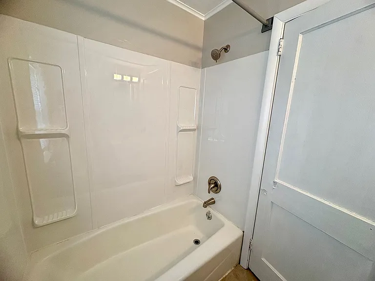 728 George St — Photo 13