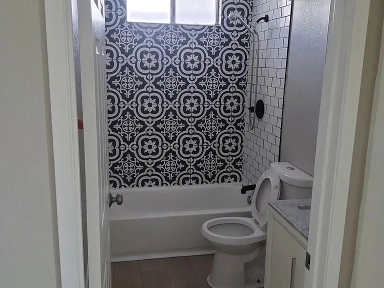 560 W Shamrock St #A — Photo 6