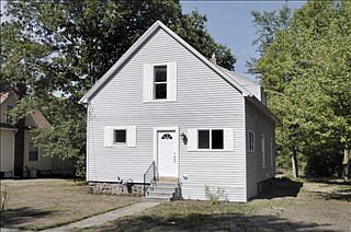 1st image of 10 Hinman Ave S