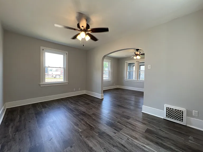 1227 Elm St — Photo 5