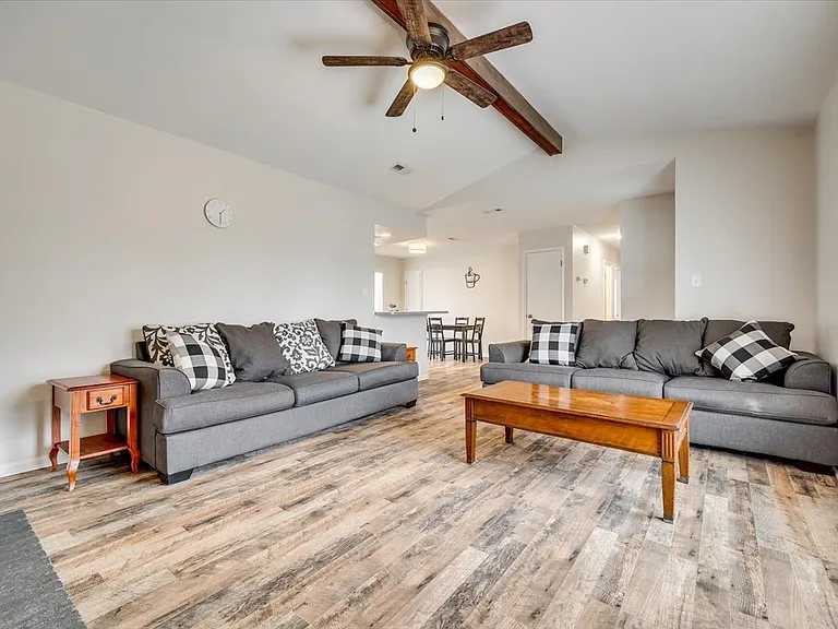 10932 Copperfield Dr — Photo 4