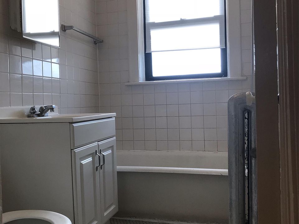 2nd image of 1135 W 83rd St #3