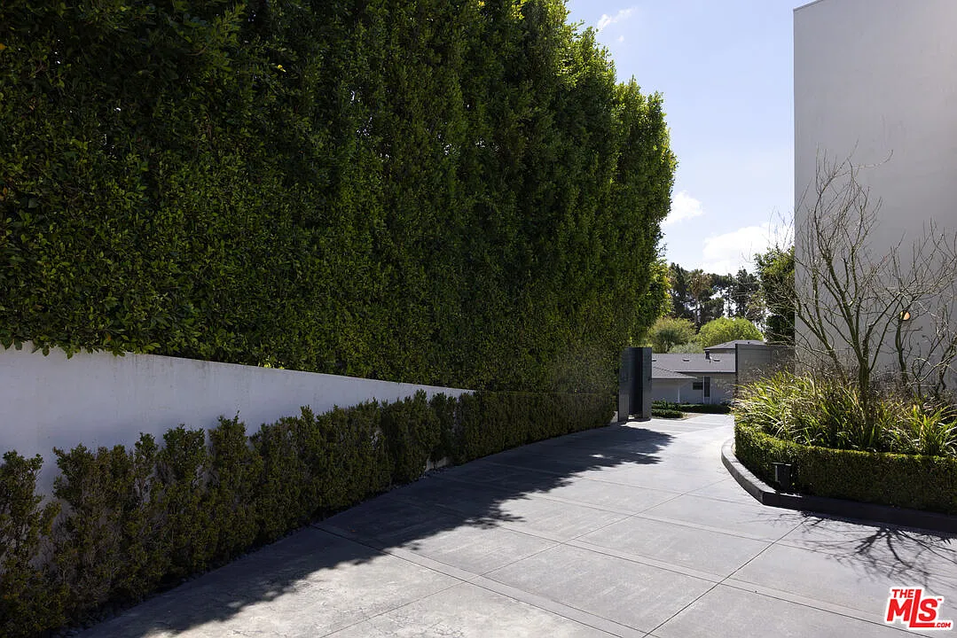 6 bed, 11.0 bath, 10531 sqft, $50,000 — Photo 4