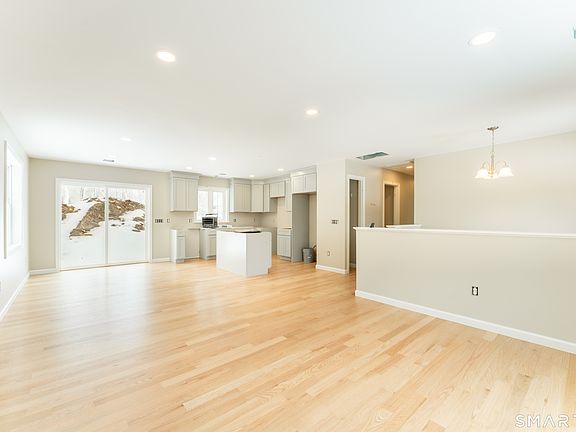 4th image of 7 Halls Mill Road