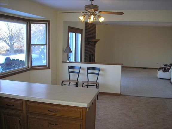 4th image of 717 Ashley Ln