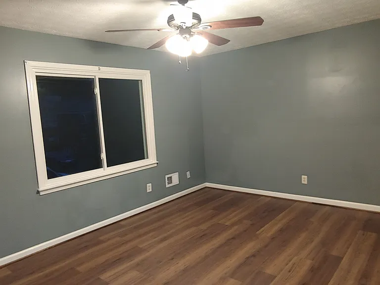 1008 Jeanette Ln — Photo 8