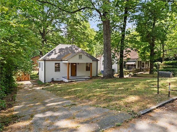 3rd image of 889 Edwin Pl NW