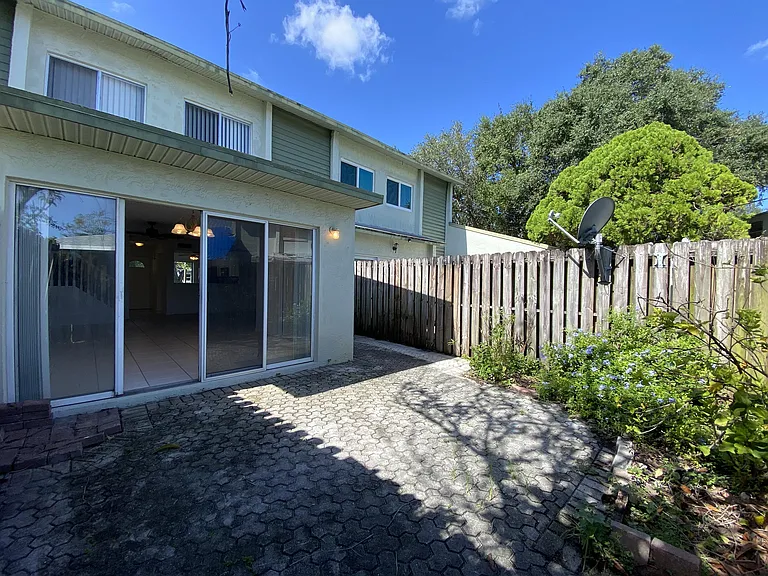 895 Crystal Lake Dr #103 — Photo 20