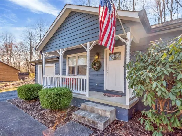 241 Brookside Dr, Millers Creek, NC 28651