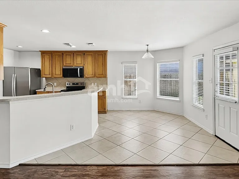 11011 Pierce Valley Dr — Photo 5