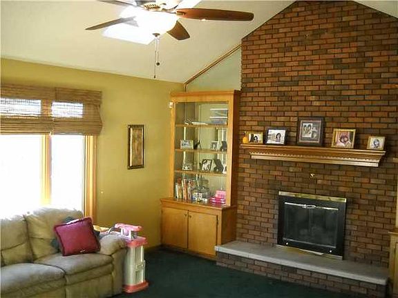 2nd image of 4736 Winding Woods Ln