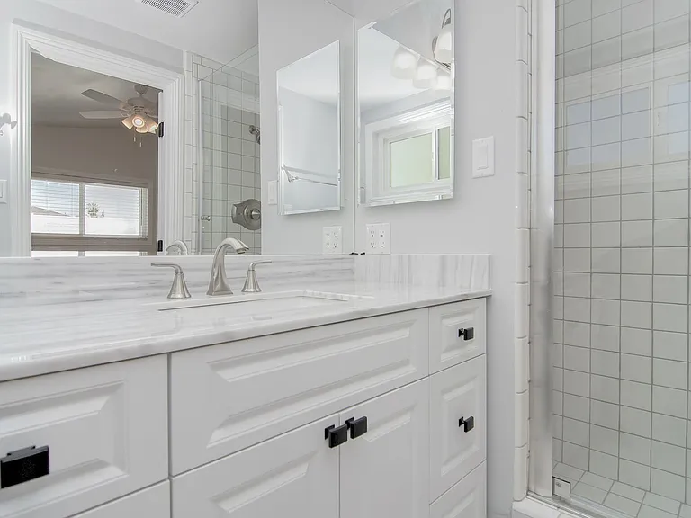 980 Presidio Dr — Photo 12