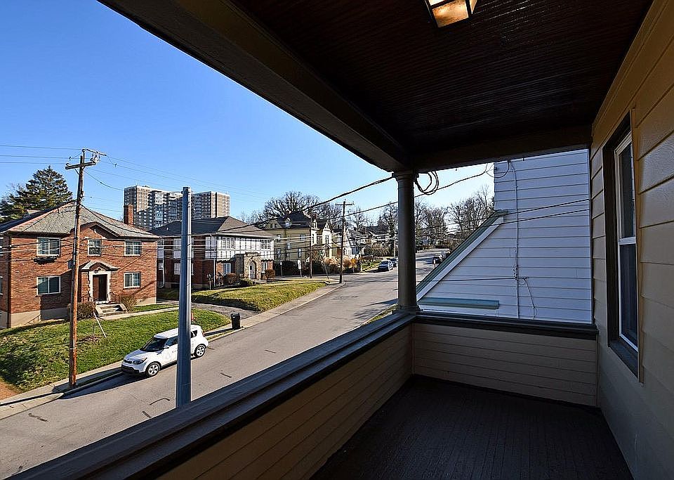 Unit 2 - Bedroom patio