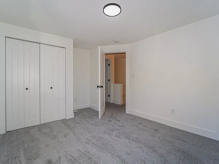 575 E Drayton St — Photo 15