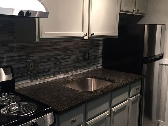 4th image of 426 2nd Ave SE #31