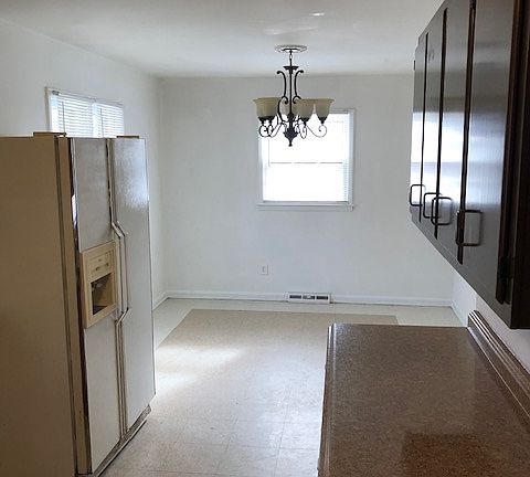 4th image of 2317 New Orleans St