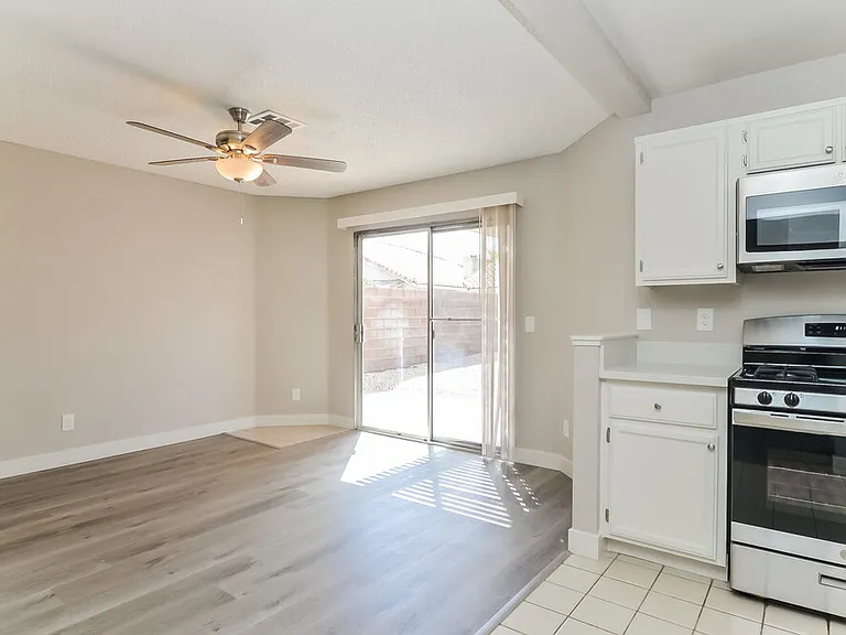 763 Butternut Ct — Photo 10