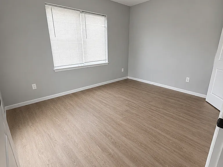 69 12th Ave — Photo 5