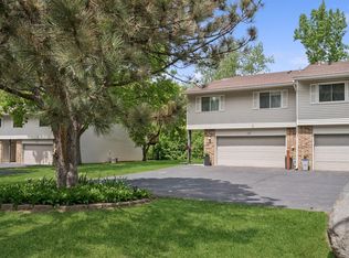 1301 Crestridge Ln, Eagan, MN 55123