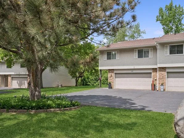 1301 Crestridge Ln, Eagan, MN 55123