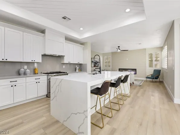 9609 Royal Lamb Dr, Las Vegas, NV 89145