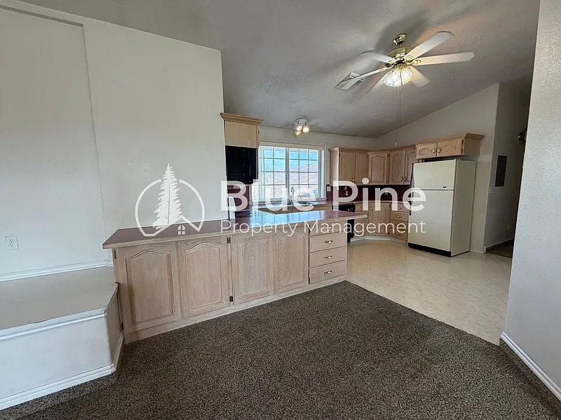 2 bed, 1.0 bath, 1000 sqft, $995 — Photo 3