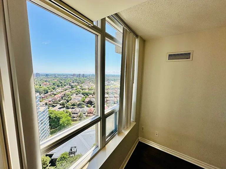 3880 Duke Of York Blvd — Photo 8