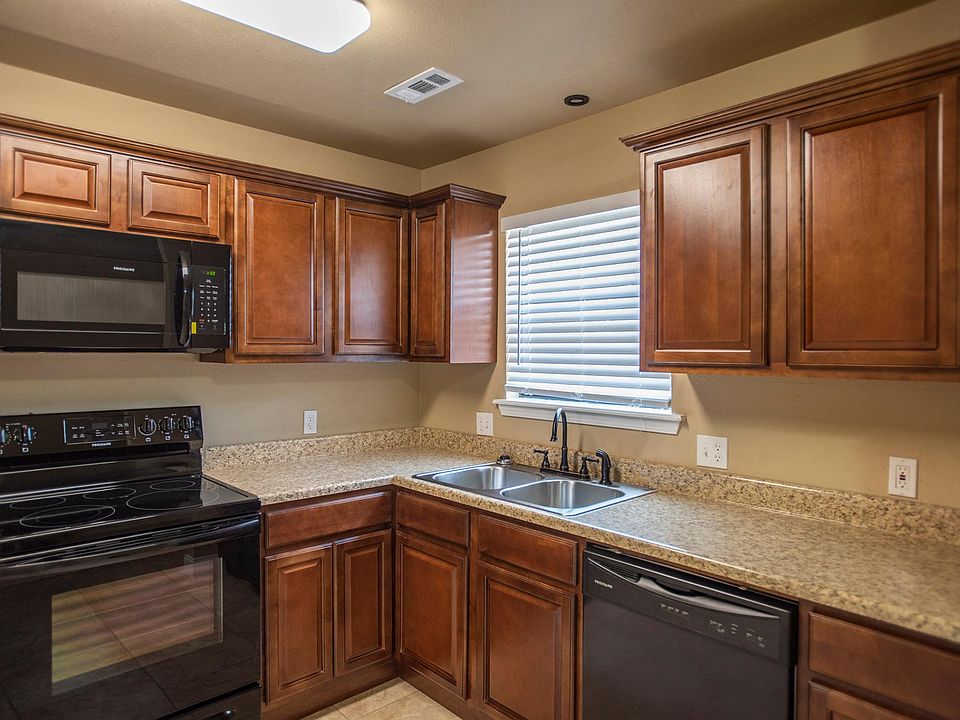 1st image of 4121 N Sunflower Cir