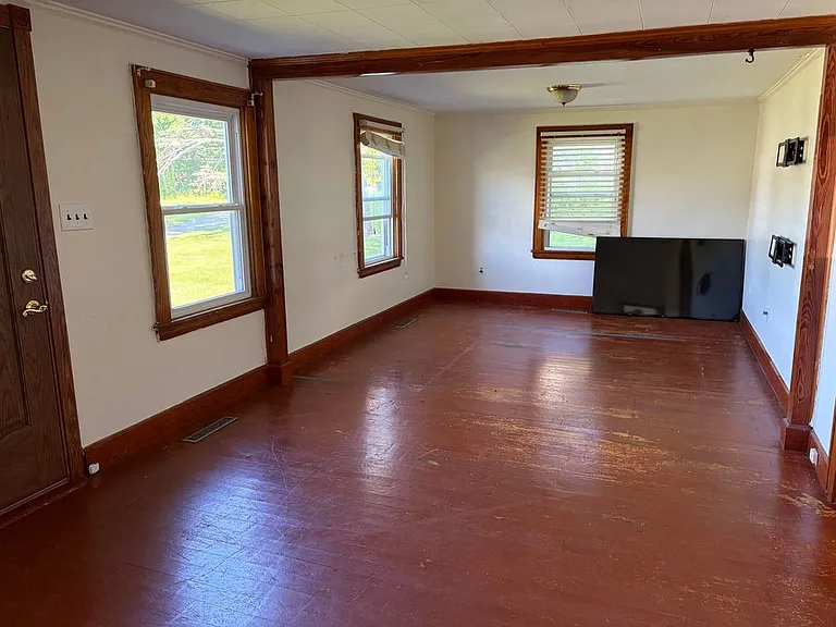 1420 Woodbury Ave — Photo 8