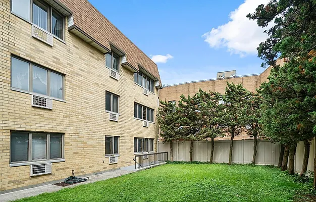 Sold by Crifasi Real Estate | media 33