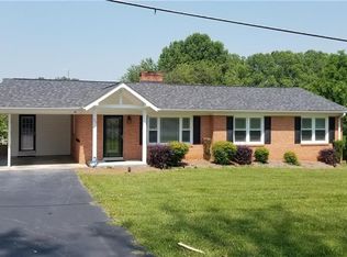 153 Cardinal Ln, Mount Airy, NC 27030