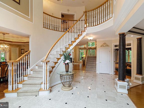 4th image of 1015 Howard Grove Ct