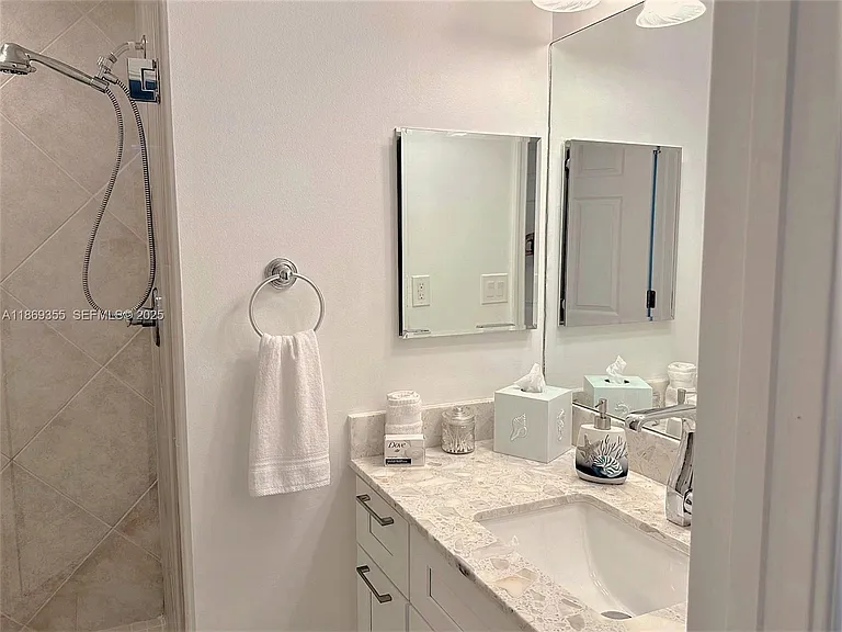 2080 S Ocean Dr #Penthouse 3 — Photo 19