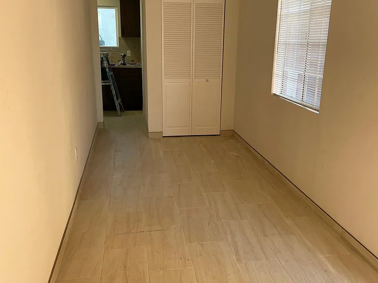 114 W B St — Photo 6