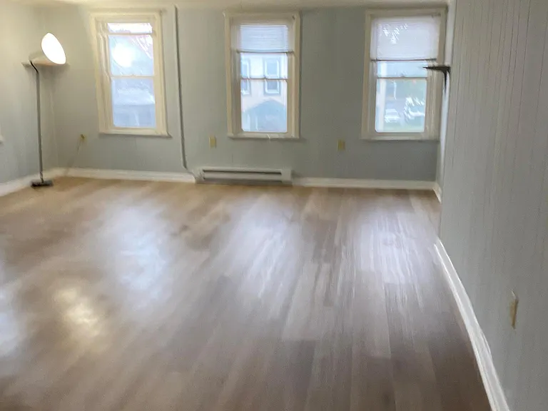 211A N Railroad St — Photo 17