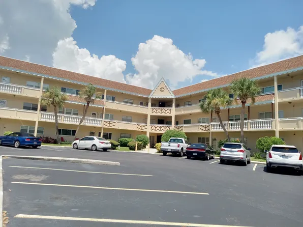 2041 Australia Way W APT 25, Clearwater, FL 33763