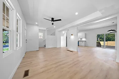 1462 Hamlet St — Photo 6