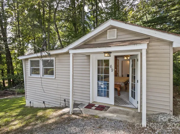 69 Prairie Ln, Hendersonville, NC 28792