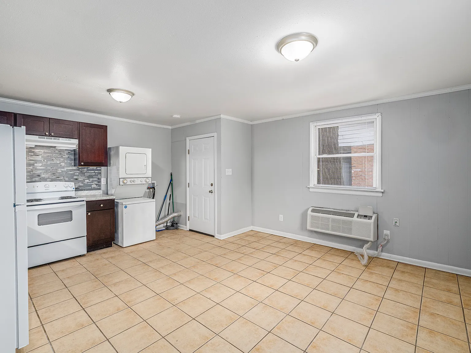 1 bed, 800 sqft, $1,195 — Photo 2