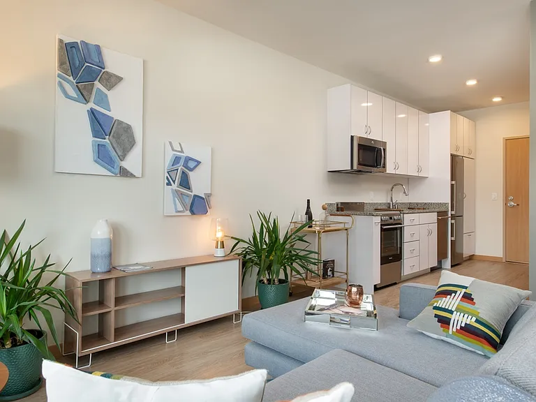Terrace Studio - 540 SF