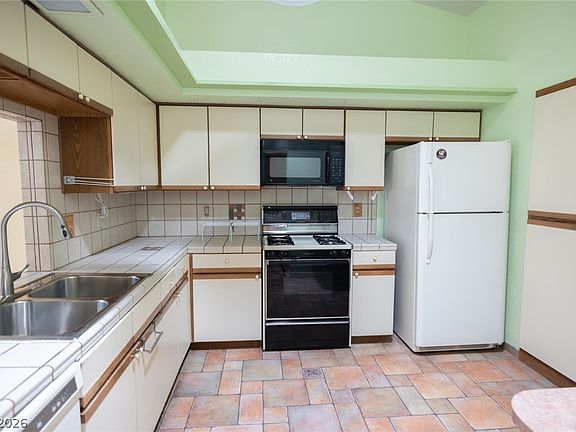 3rd image of 5204 Las Cruces Dr
