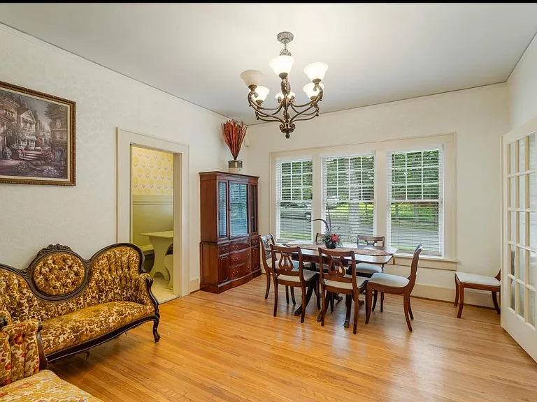 1402 S Elwood Ave — Photo 5