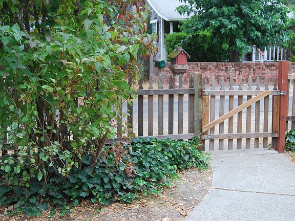 3rd image of 8056 Newton Dr