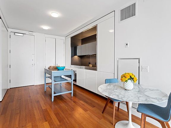 3rd image of 15 William St APT 42B