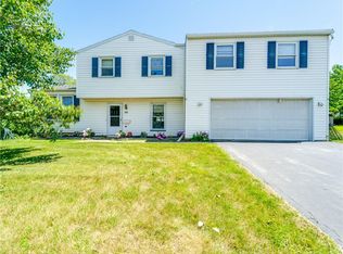 48 Smokewood Ln, Rochester, NY 14612