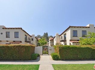 2281 N Beachwood Dr, Los Angeles, CA 90068