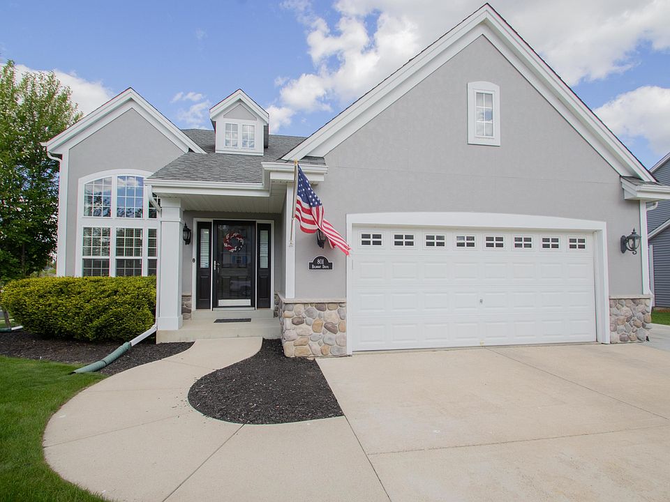 1st image of 801 Belmont Dr