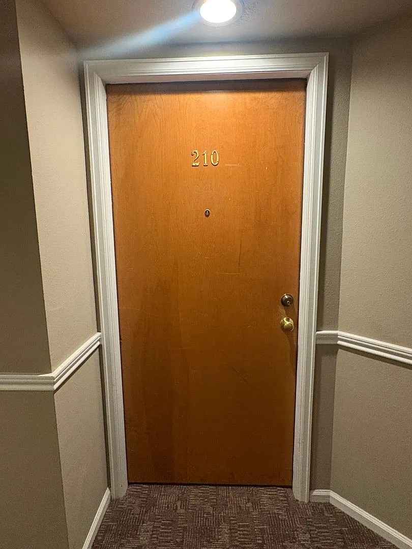 Building Photo - 2727 Folsom St #210
